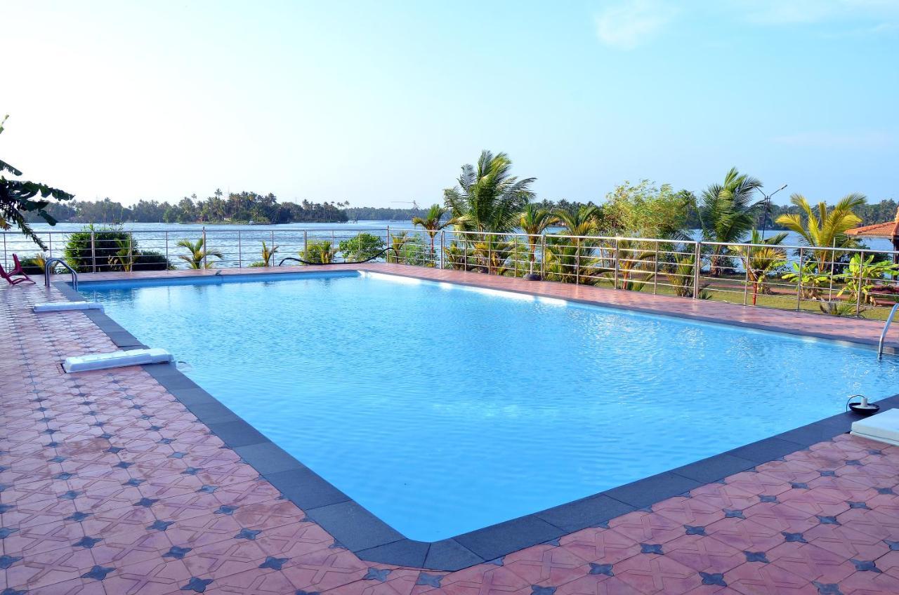 Chavara Regant Lake Village, Kollam. מראה חיצוני תמונה